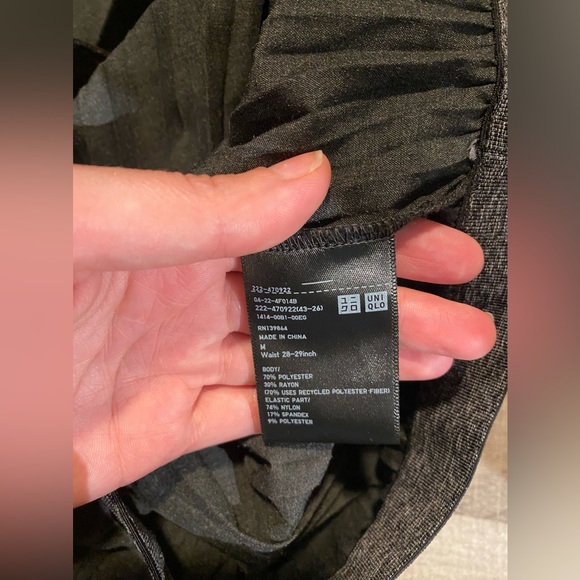 Uniqlo Dark Gray Pleated Maxi Skirt size Medium - Picture 5 of 8